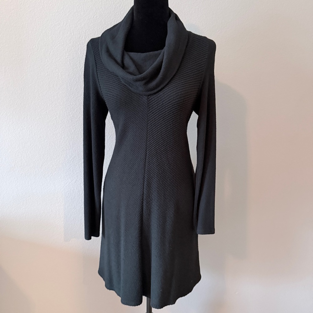 Fortune+Ivy Black Long-Sleeve Cowl Neck Dress